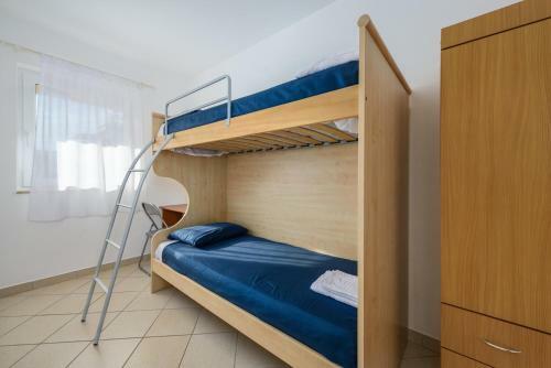 Hostal Lucrezia House With Apartments