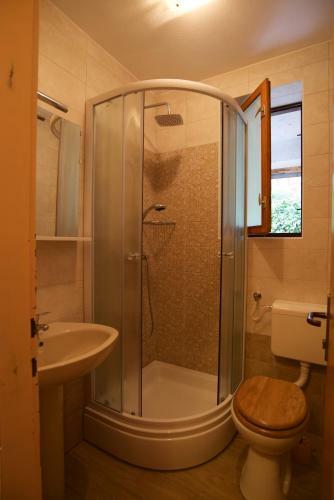 Hostal Romantic Room With Balcony