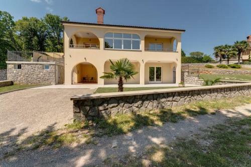 Villa House Arifrago