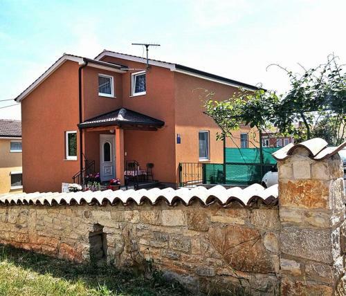 Apartments Pranjic With Pool