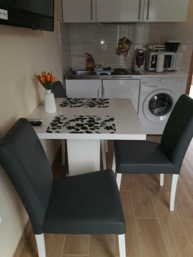 Apartment White Pearl