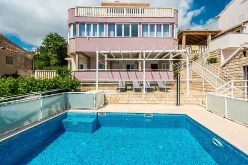 Apartamento Villa With A Swimming Pool