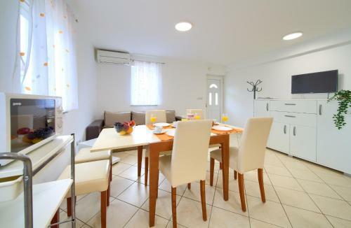 Apartmani Juro? Sveti Vid