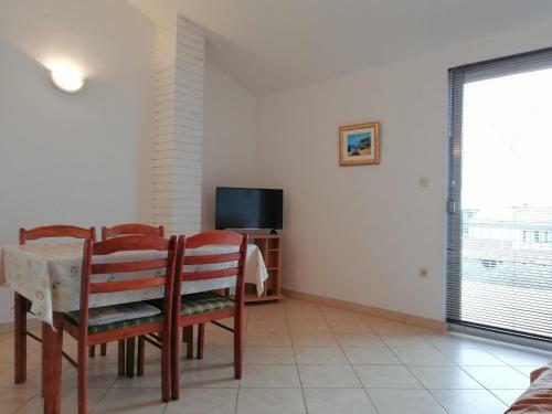 Apartments Roko Lalin