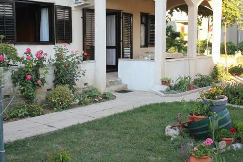 Apartments Paulin Pag