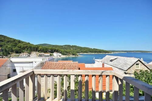 Big Apartment Povlja-20 Meters From Sea