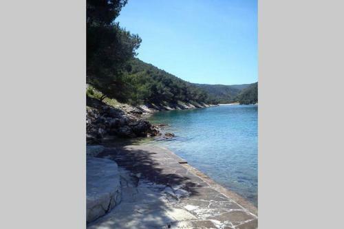 Big Apartment Povlja-20 Meters From Sea