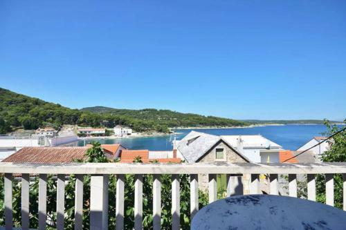 Big Apartment Povlja-20 Meters From Sea