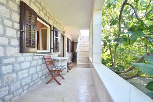 Big Apartment Povlja-20 Meters From Sea