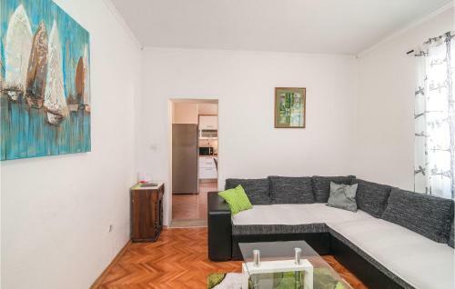 Nice Apartment In Podgora With Wifi And 1 Bedrooms