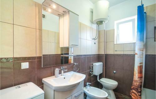 Nice Apartment In Podgora With Wifi And 1 Bedrooms