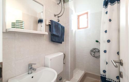 Nice Apartment In Podgora With Wifi And 1 Bedrooms