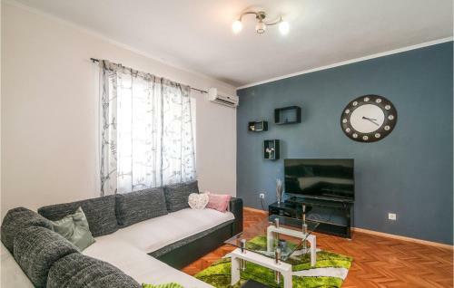 Nice Apartment In Podgora With Wifi And 1 Bedrooms