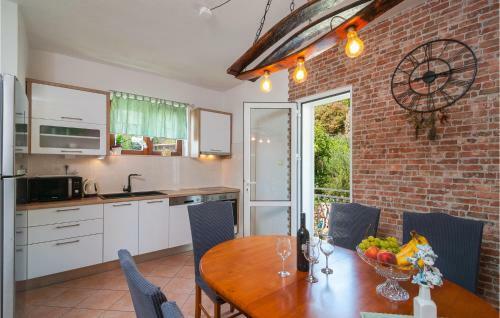Nice Apartment In Podgora With Wifi And 1 Bedrooms