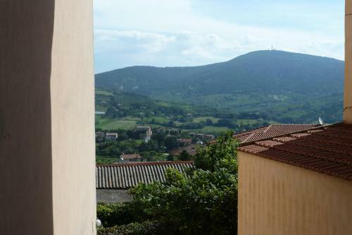 Cambre Apartments