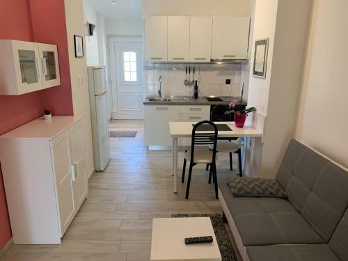 Studio Apartment Martina ---80m From The Sea---