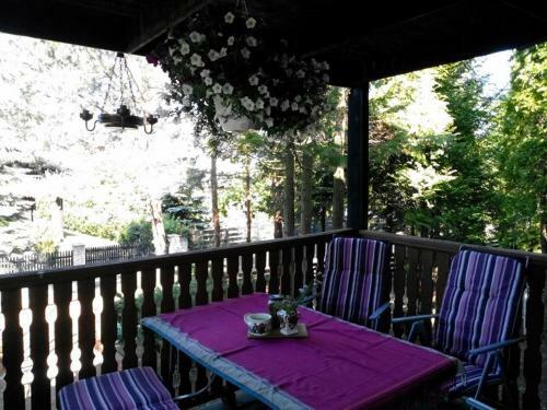 Domek W Lesie Nad Jeziorem