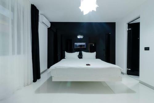 Ezra Luxury Apartments