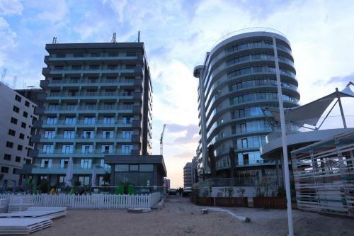 Luxury Apartment By The Sea