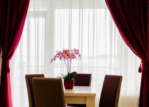 Orchid Superior Apartment Summerland
