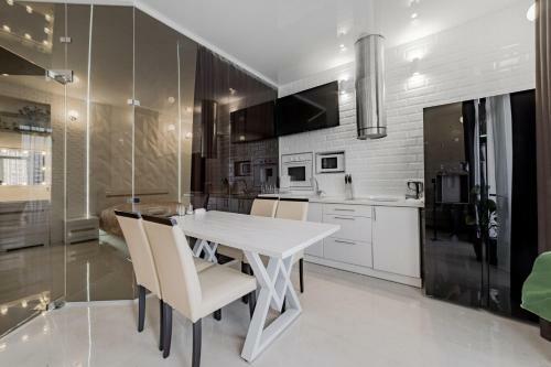 New Arcadia Glass Apartment