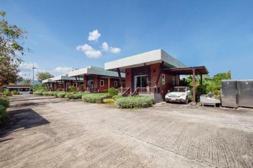 Hotel Oyo 75343 P Two P Resort