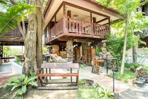 Boon Home Stay Art & Craft