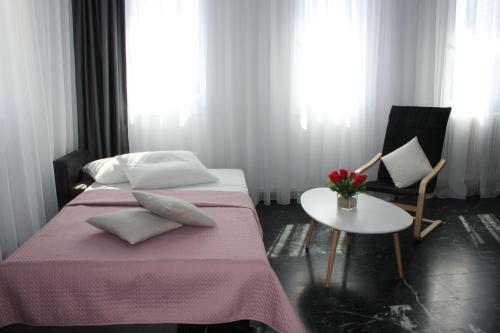 Old Town Apartment With Sea View