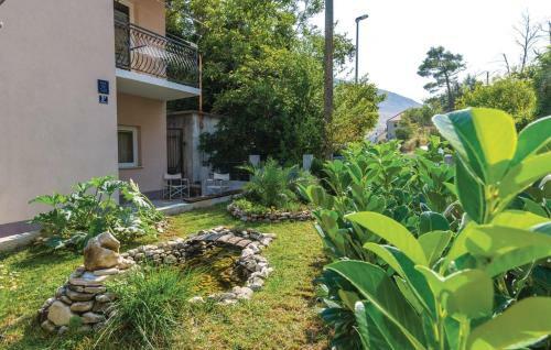 Zrnovnica Holiday Home