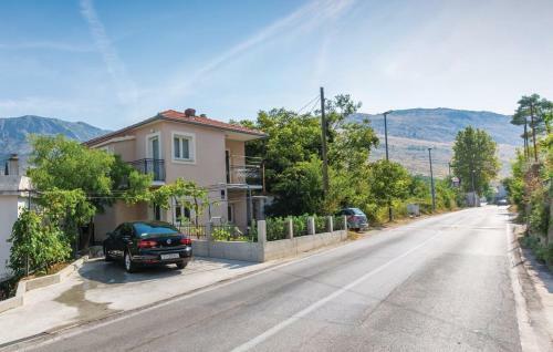 Zrnovnica Holiday Home