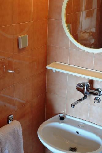 Seafront Studio Apartment In Tisno