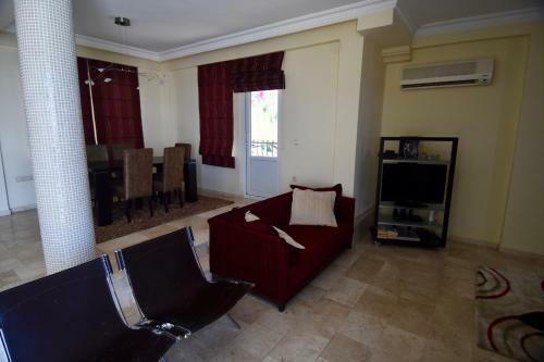 Goldcity Villa With Pool