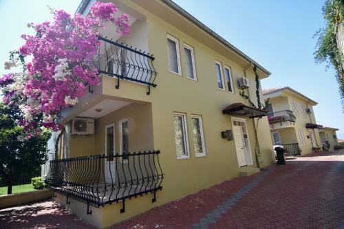 Goldcity Villa With Pool