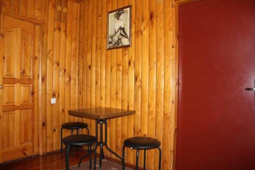 Hotel-complex Mizh Triokh Ozer