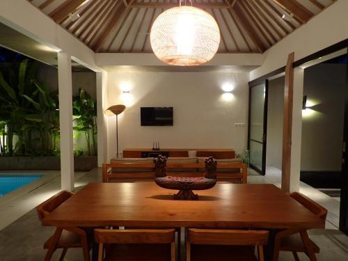 Villa Hujan 2