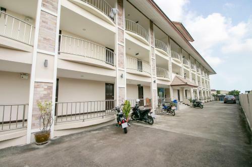 Oyo 75390 Sunee Place Hotel