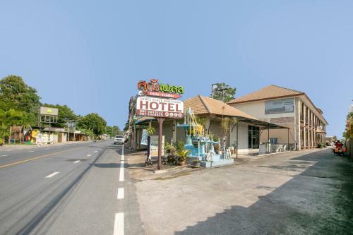 Oyo 75390 Sunee Place Hotel