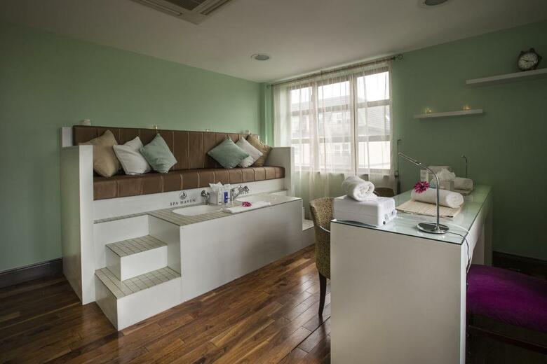 Westgrove Hotel