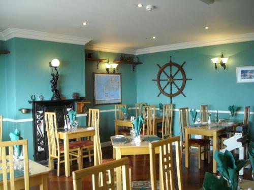 Hostal The Old Pier Guesthouse