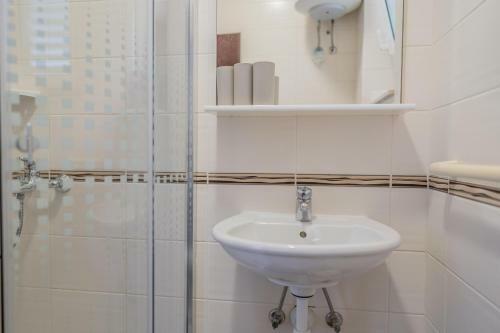 Hostal Guesthouse Kamarin