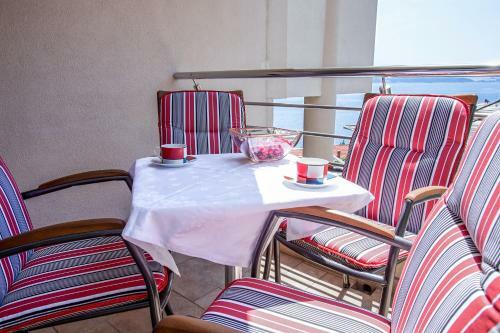 Larus-m Apartments