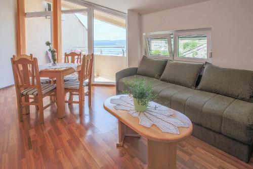 Larus-m Apartments