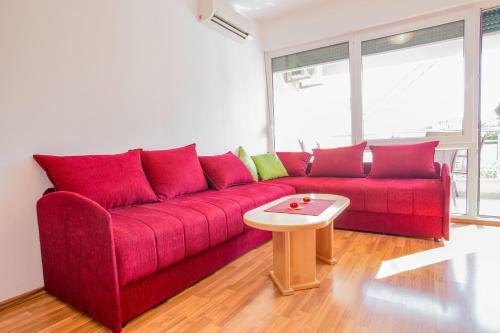 Larus-m Apartments