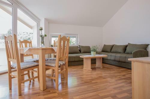 Larus-m Apartments