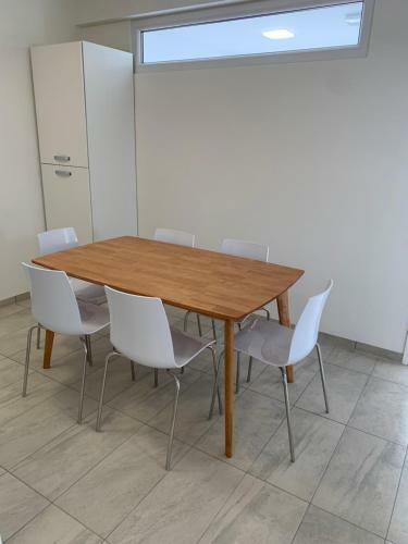 Hostal Elona Apartments