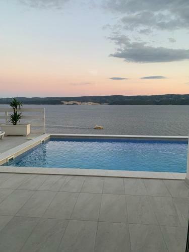 Hostal Elona Apartments