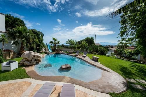 Villa Con Piscina Annarita Milazzo
