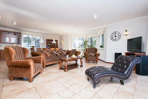 Lapalice Holiday Home
