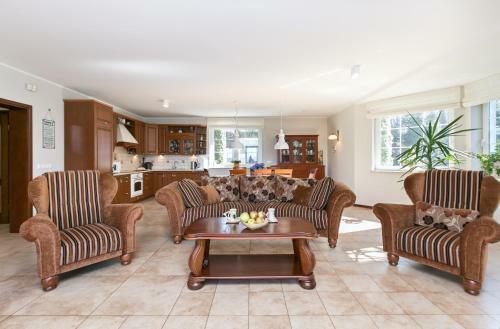 Lapalice Holiday Home