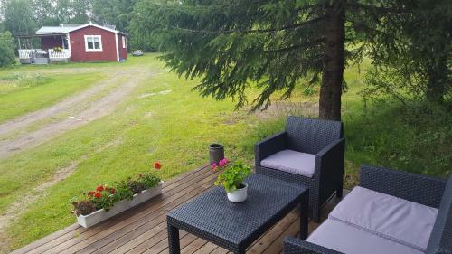 Lodge Hiking Cabin